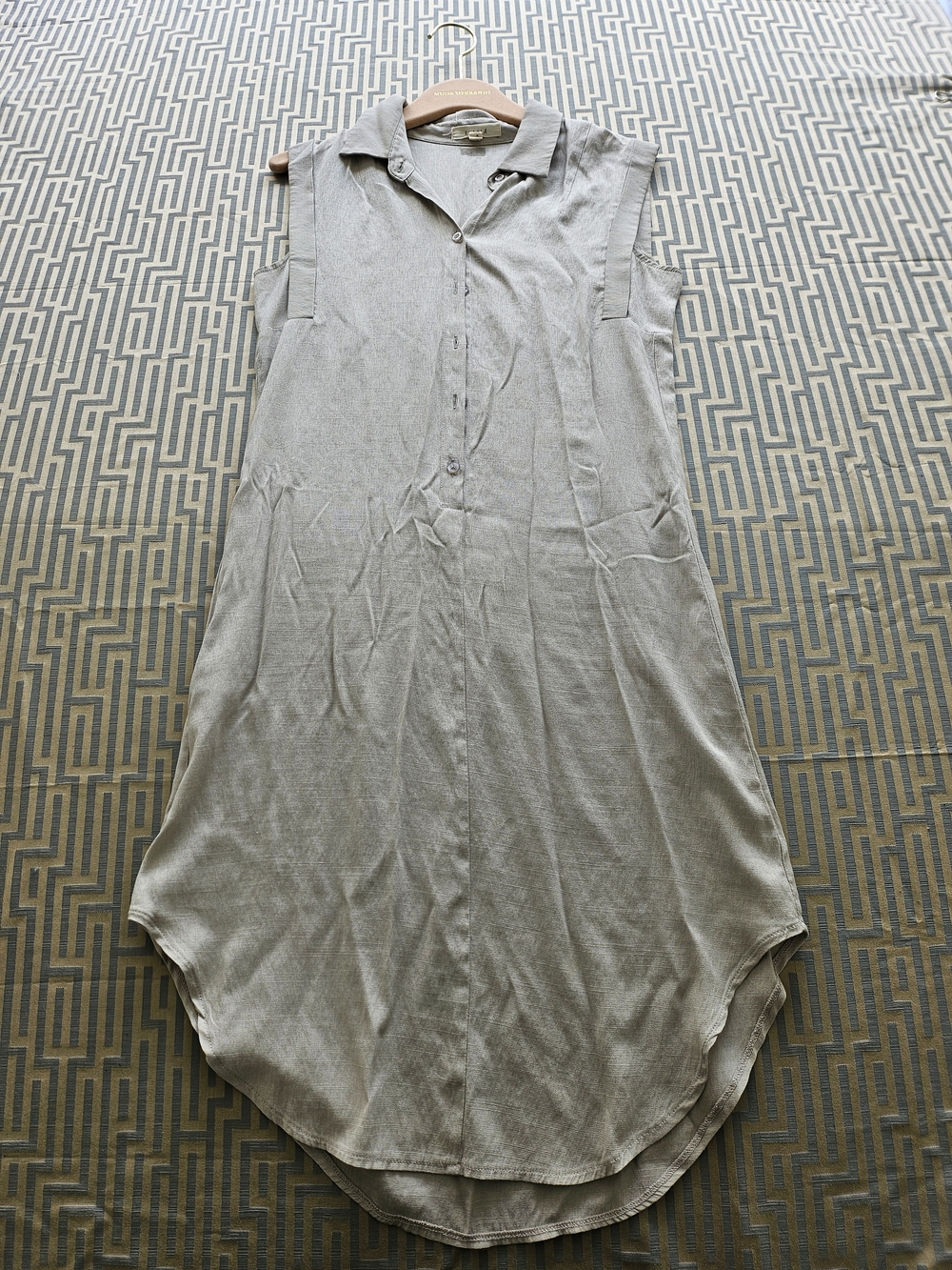 ILLA ILLA Lightweight Sleeveless Collared Dress in Beige